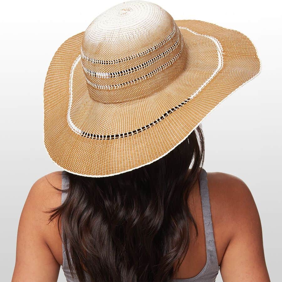 Must-Have Beach Essentials to Pack for Summer 10 SAD D1