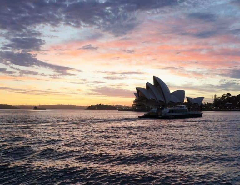 Is Sydney Safe for Solo Female Travellers? (2024 Guide) 4 Is Sydney Safe for Solo Female Travellers? (2024 Guide)