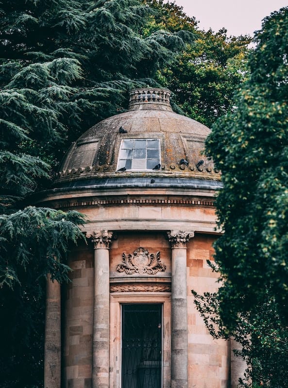35 Pros and Cons of Living in the UK in 2024 5 Historical monument that is a benefit of living in the UK
