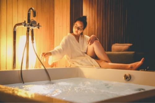 Canada Travel Guide 35 Private hot tub hotels toronto