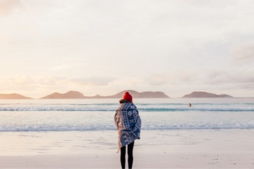 Solo Female Travel Guide 8 pros and cons of solo female travel