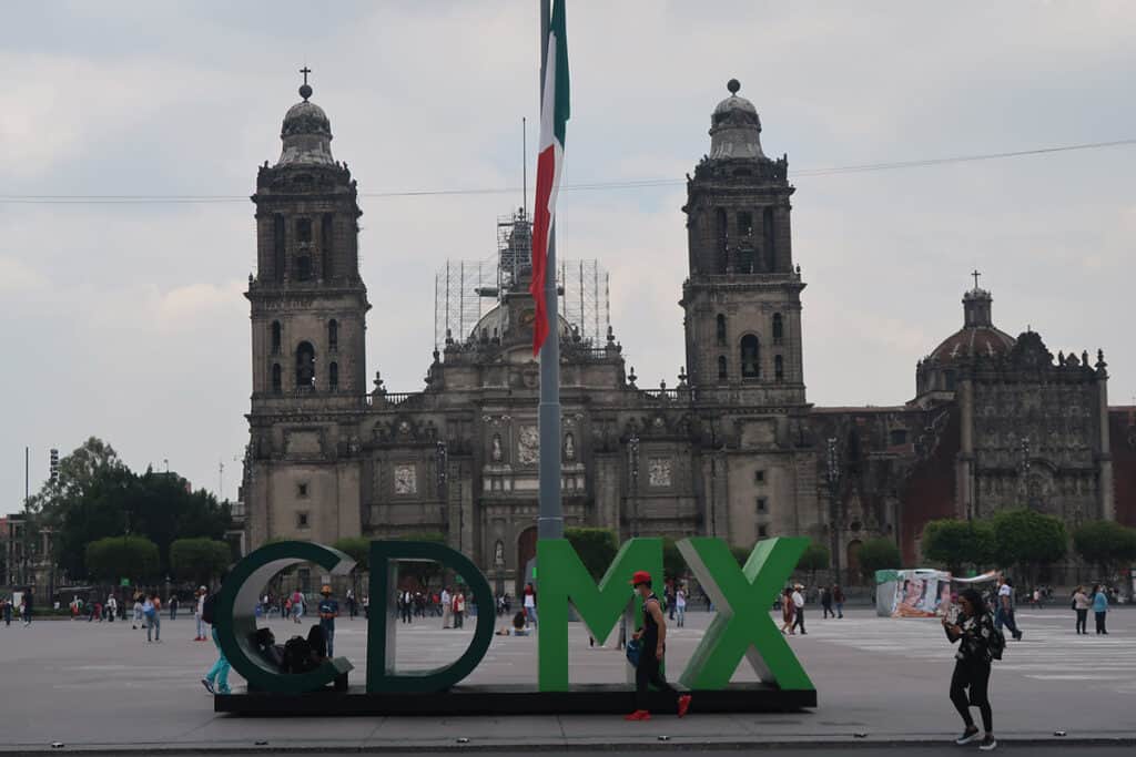 12 Best Things to Do in Mexico City for Solo Travellers 2 cdmx sign zocalo