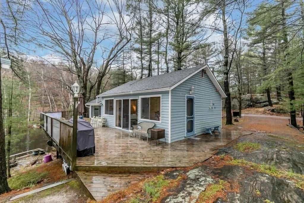 20 Top Airbnb Cottages in Muskoka for an Epic Getaway 1 waterfront on lake muskoka