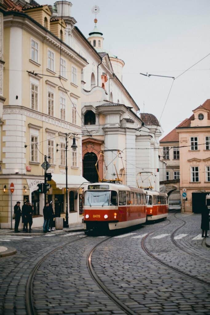35 Pros and Cons of Living in the Czech Republic for Expats 6 czech republic public transport