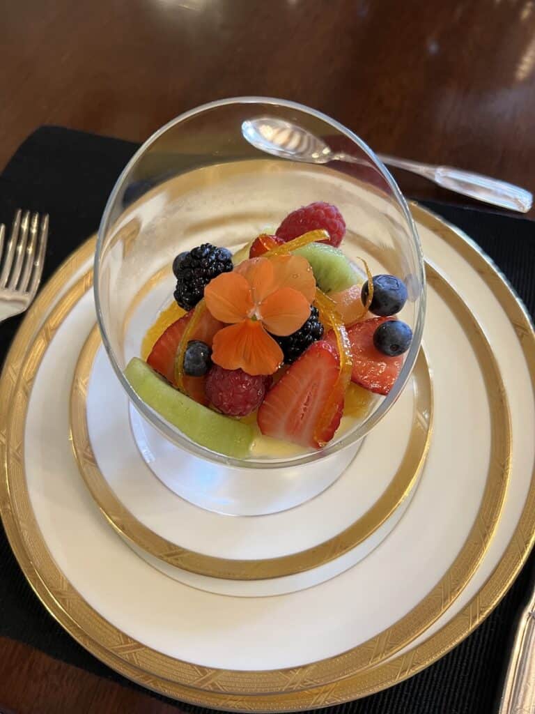 Honest Hotel Review: Manoir Chamberland in Montebello 15 manoir chamberland anglaise