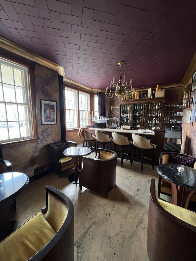 Honest Hotel Review: Manoir Chamberland in Montebello 2 manoir chamberland bar 1