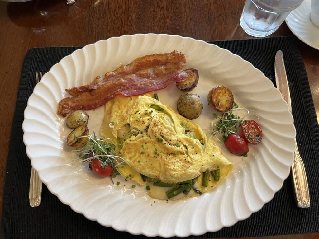 Honest Hotel Review: Manoir Chamberland in Montebello 16 manoir chamberland omelet