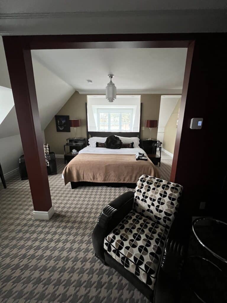 Honest Hotel Review: Manoir Chamberland in Montebello 11 manoir chamberland room 3