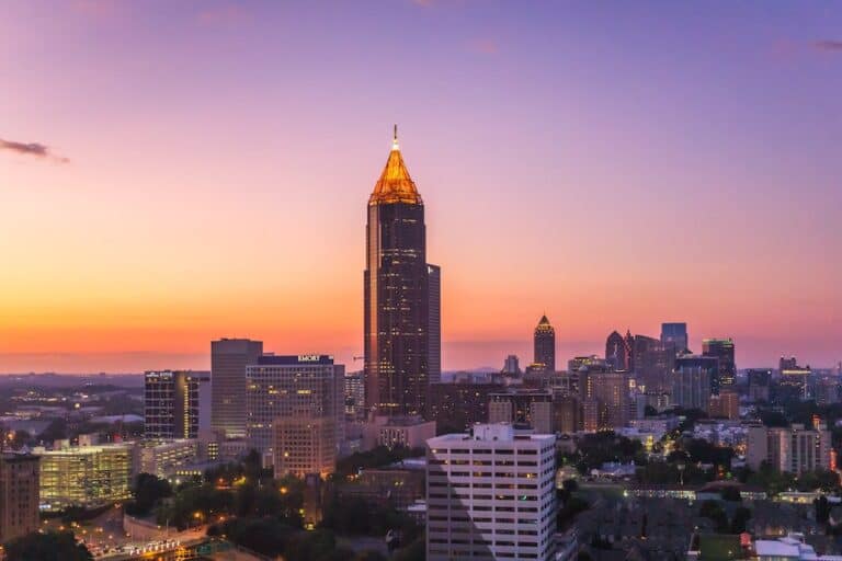 29 Pros and Cons of Living in Georgia, USA 3 pros and cons of living in georgia