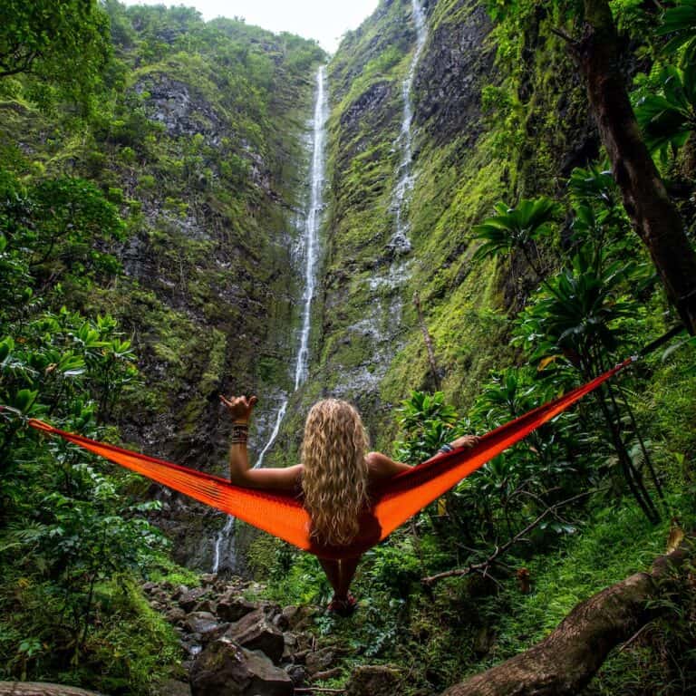Pros and cons of living in Hawaii