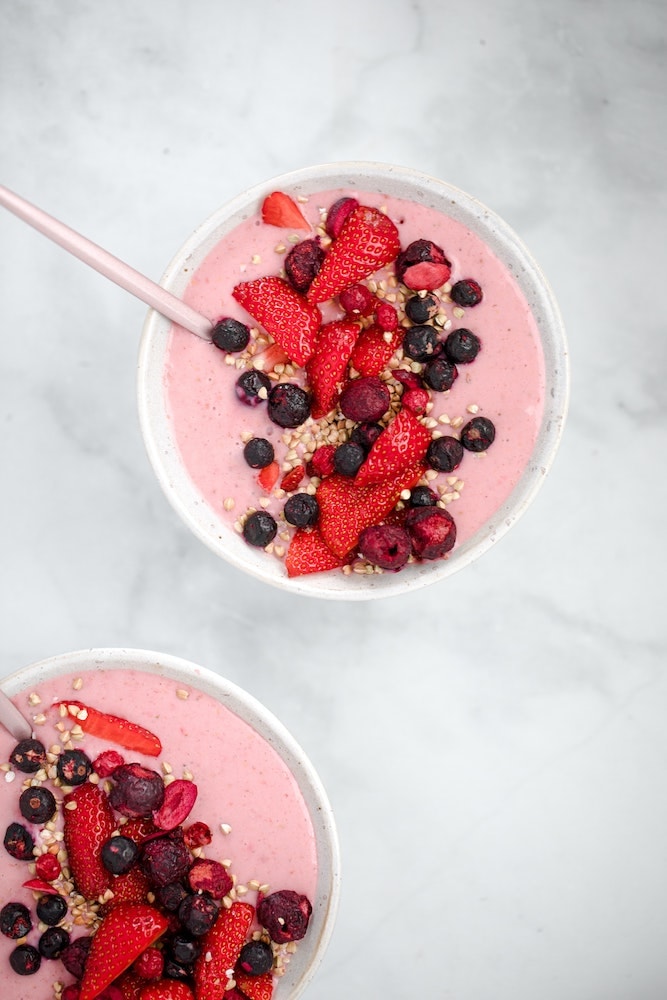 11 Best Portable Blenders for Travel (2024 Guide) 24 pink smoothie bowl