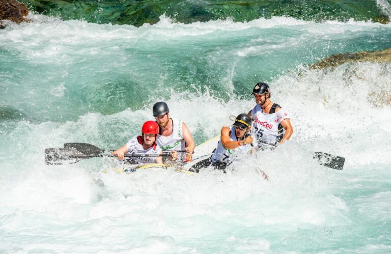 17 Best White Water Rafting Vancouver Tours (2024) 9 White Water Rafting Vancouver Tours