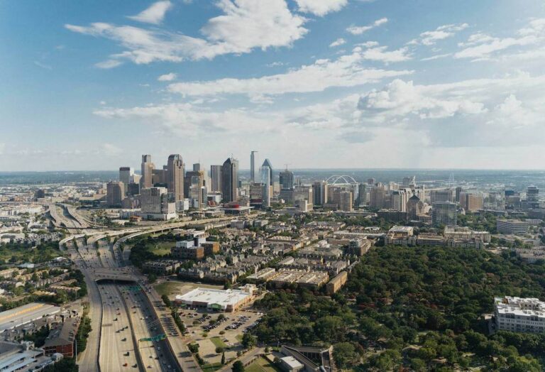 21 Pros and Cons of Living in Dallas in 2024 7 Pros and cons of living in Dallas