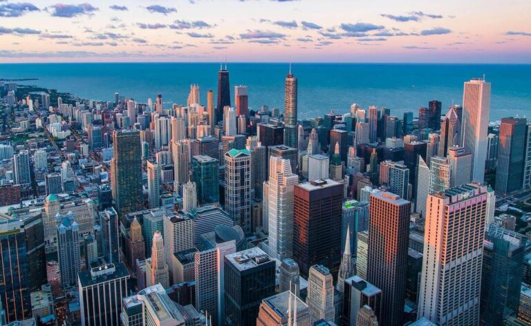 23 Pros and Cons of Living in Chicago in 2024 6 Pros and cons of living in Chicago