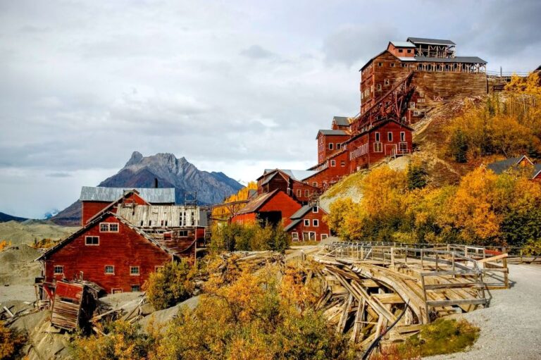 27 Pros and Cons of Living in Alaska in 2024 10 Pros and Cons of Living in Alaska