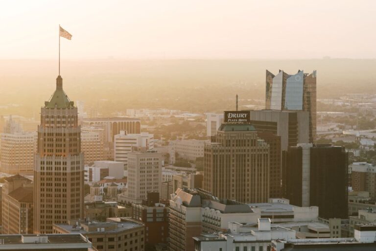 Pros and cons of living in San Antonio