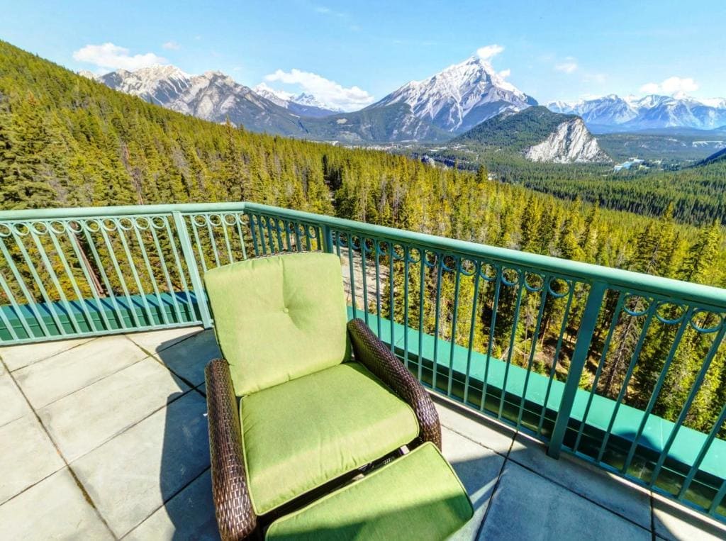 Where to Stay in Banff National Park: 18 Best Hotels (2024) 3 rimrock