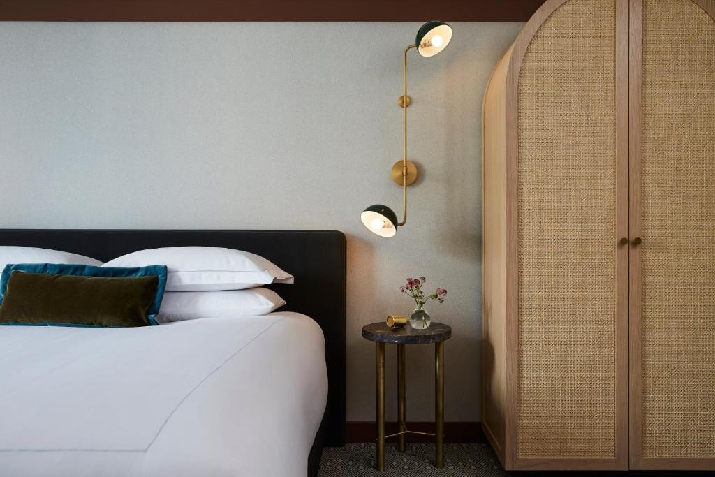 Where To Stay In Toronto: Best Areas And Hotels in 2024 18 image 1 78