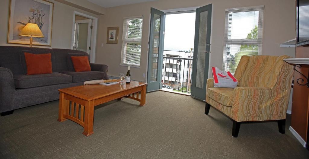23 Best Vancouver Hotels with Balconies (A Local’s Guide) 21 image 161