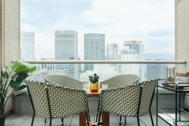 23 Best Vancouver Hotels with Balconies (A Local’s Guide) 10 23 Best Vancouver Hotels with Balconies (A Local’s Guide)