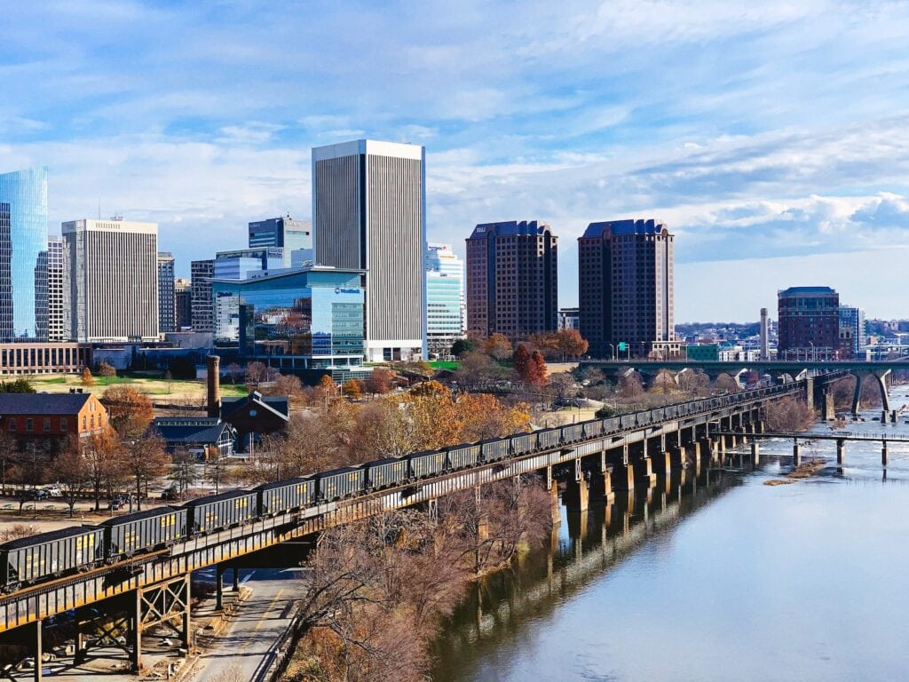 29 Pros and Cons of Living in Virginia in 2024 1 wide-angle photography of buildings during daytime in Virginia