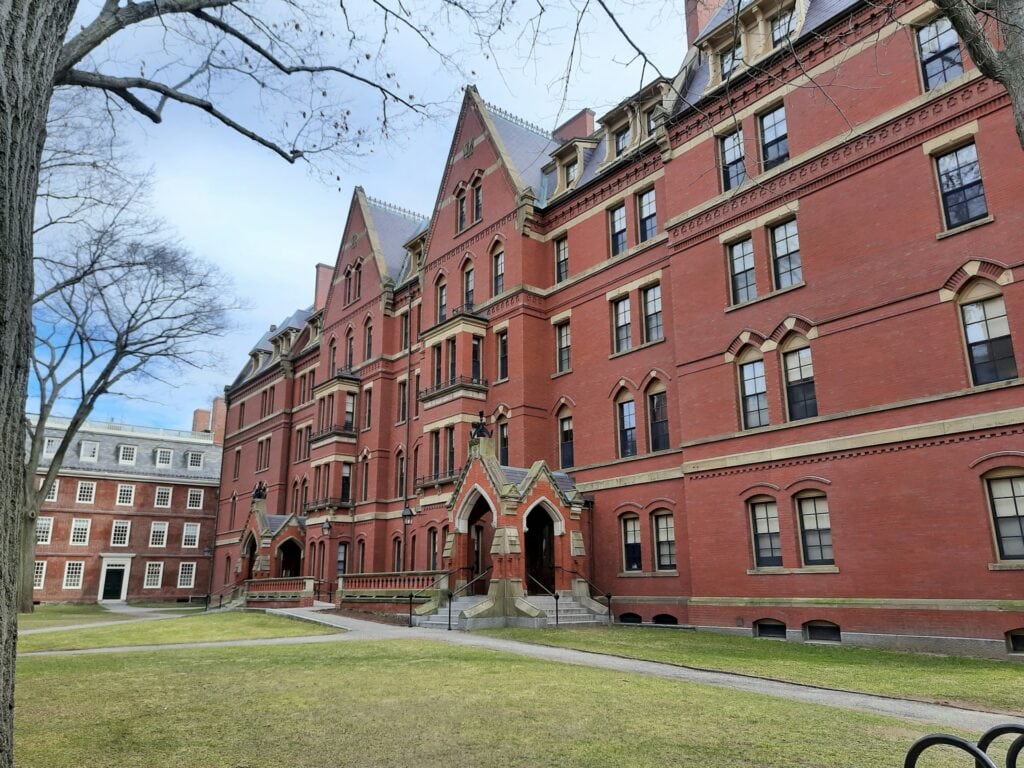 Cost of Living in Canada vs US (Complete 2024 Comparison) 5 A brown school building.